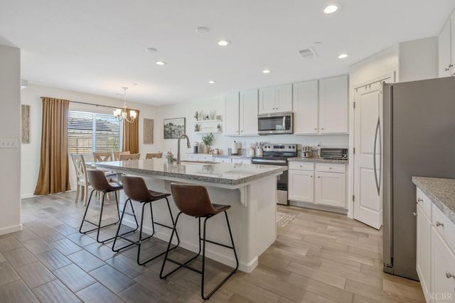 2146 W Escher Drive, Hanford, CA 93230