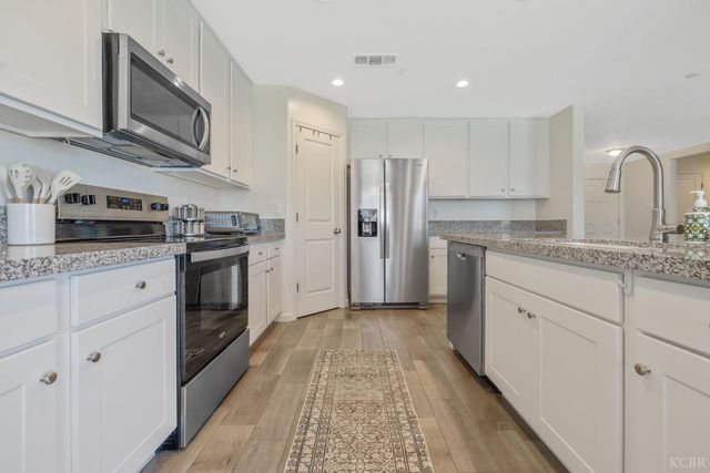 2146 W Escher Drive, Hanford, CA 93230