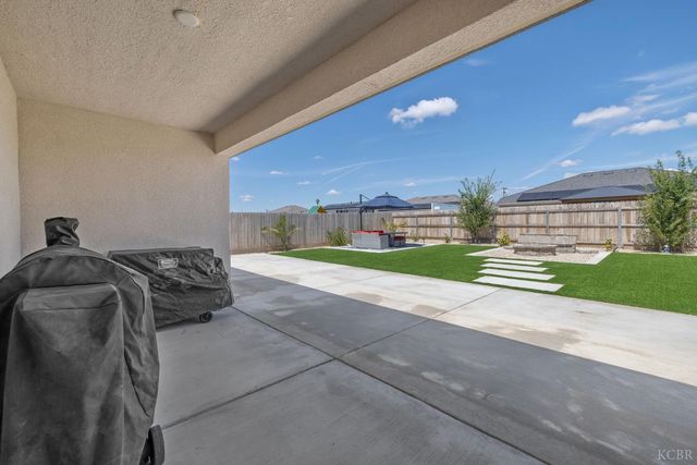 2146 W Escher Drive, Hanford, CA 93230