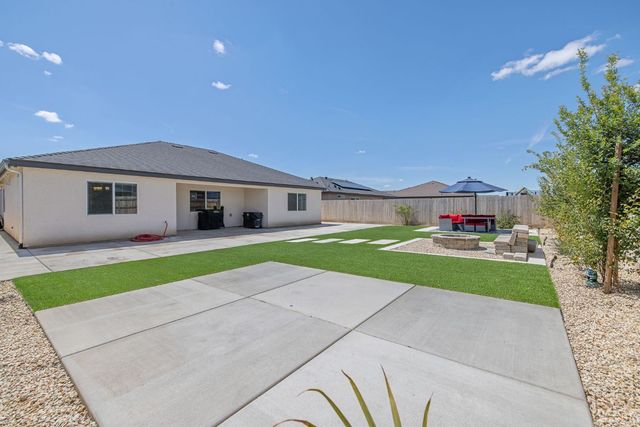 2146 W Escher Drive, Hanford, CA 93230