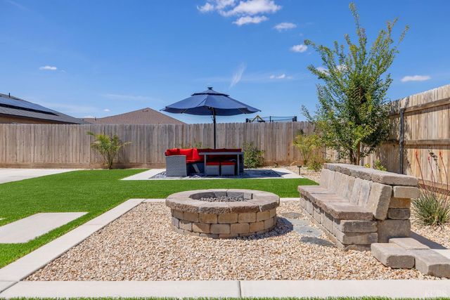 2146 W Escher Drive, Hanford, CA 93230