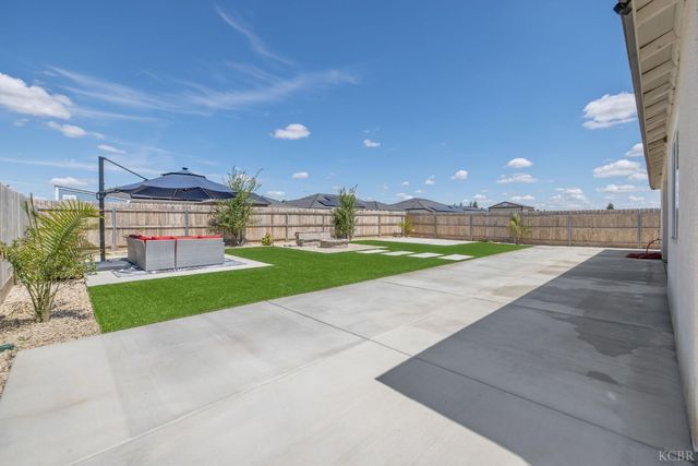 2146 W Escher Drive, Hanford, CA 93230