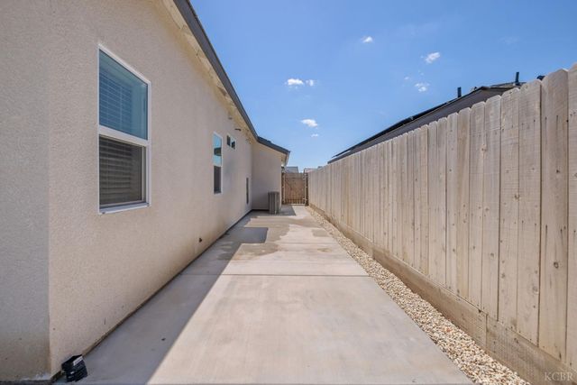 2146 W Escher Drive, Hanford, CA 93230