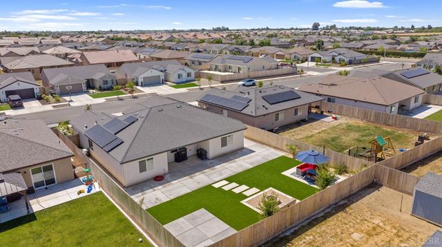 2146 W Escher Drive, Hanford, CA 93230