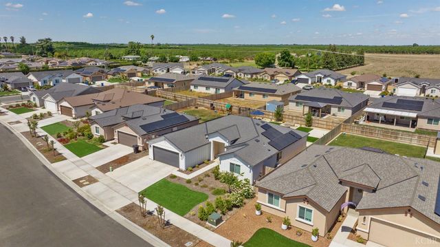 2146 W Escher Drive, Hanford, CA 93230