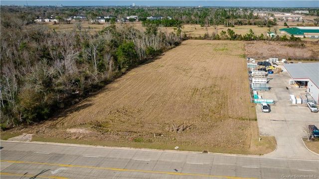 E McNeese Street, Lake Charles, LA 70607