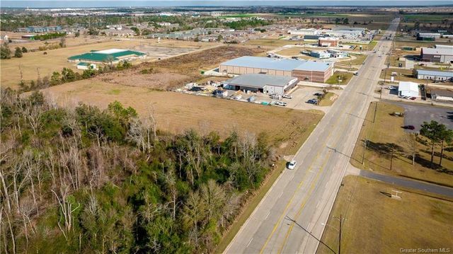 E McNeese Street, Lake Charles, LA 70607