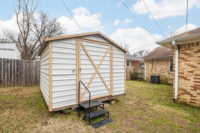 4928 FLAMINGO RD, Memphis, TN 38117