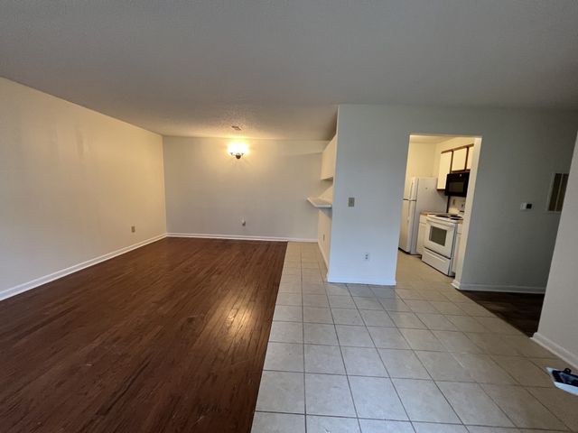 1245 Old Lascassas Rd Apt B, Murfreesboro, TN 37130