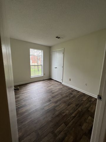 1245 Old Lascassas Rd Apt B, Murfreesboro, TN 37130