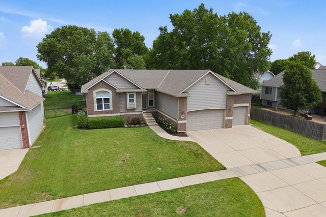 1418 E WoodBrook St, Derby, KS 67037