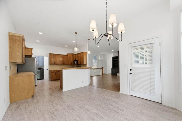 1418 E WoodBrook St, Derby, KS 67037