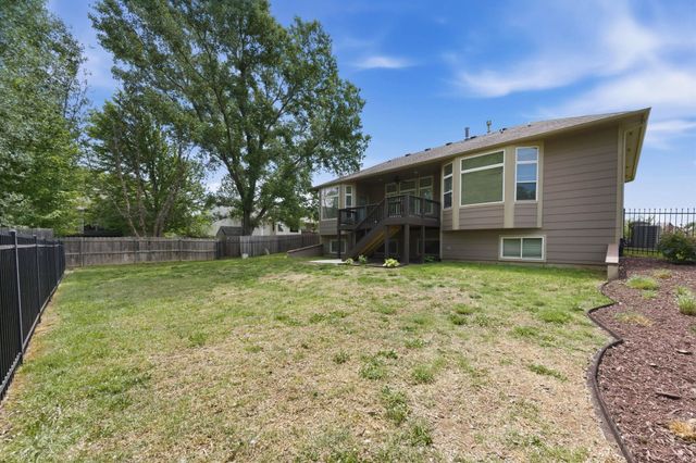 1418 E WoodBrook St, Derby, KS 67037