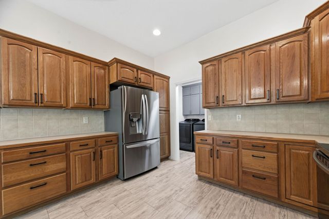 1418 E WoodBrook St, Derby, KS 67037