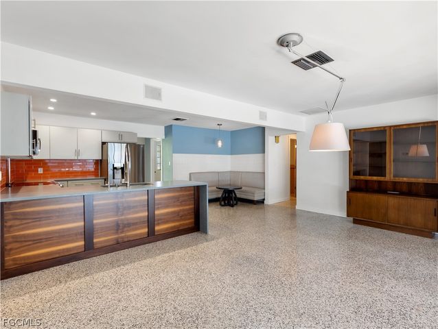 3517 Stuart CT, Fort Myers, FL 33901