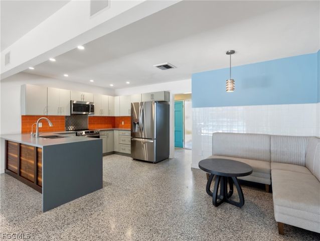 3517 Stuart CT, Fort Myers, FL 33901