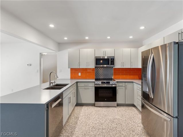 3517 Stuart CT, Fort Myers, FL 33901