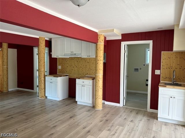 10925 Russell RD, Bokeelia, FL 33922