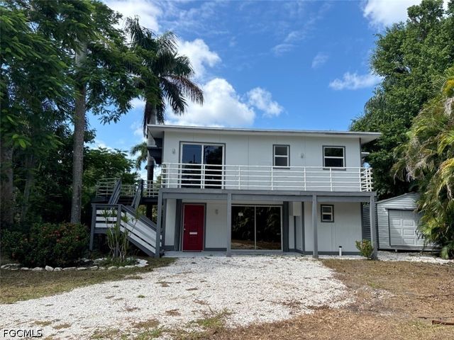 10925 Russell RD, Bokeelia, FL 33922