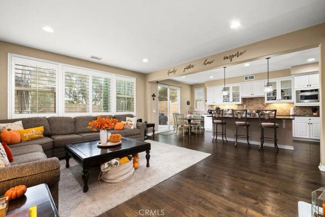 1470 Voyager, Tustin, CA 92782