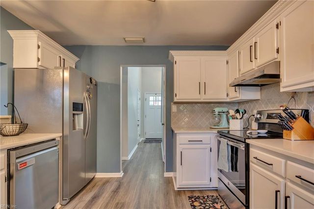 919 Belvoir CIR, Newport News, VA 23608