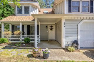 919 Belvoir CIR, Newport News, VA 23608