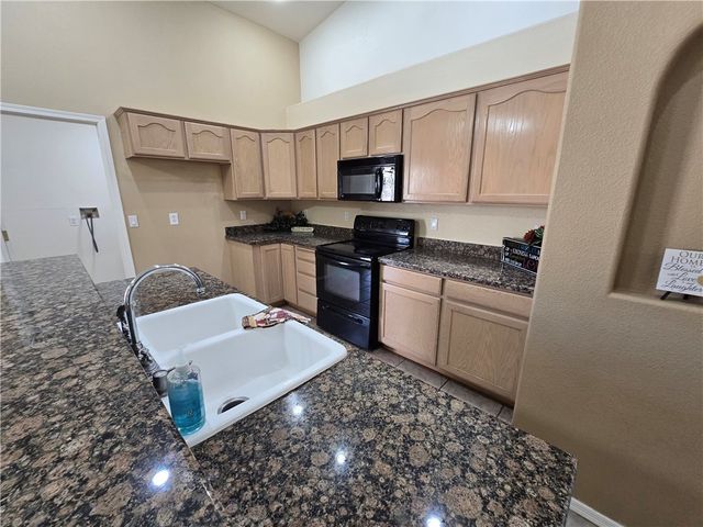 5119 S Amber Sands Drive, Fort Mohave, AZ 86426