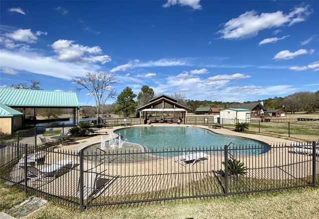 28 Wilderness Trail, Huntsville, TX 77340