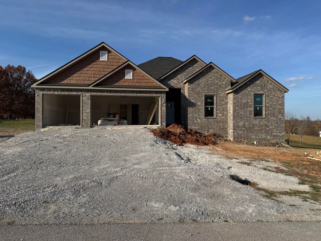 301 Blackberry Court, Cassville, MO 65625