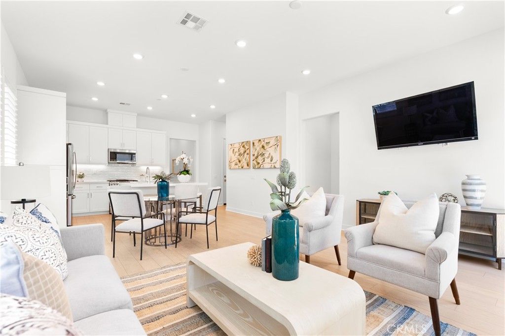 Image 11 of property listing at 806 Sunrise Road, Ladera Ranch, CA 92694