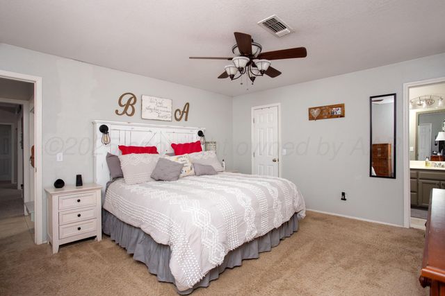 5607 FOXCROFT Drive, Amarillo, TX 79109