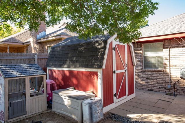 5607 FOXCROFT Drive, Amarillo, TX 79109