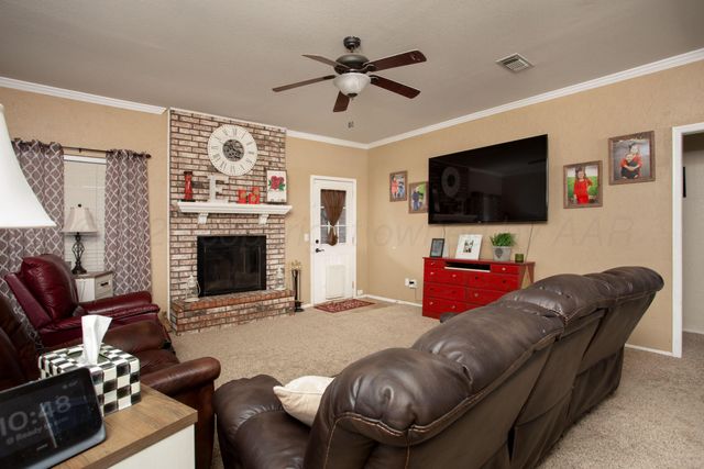 5607 FOXCROFT Drive, Amarillo, TX 79109