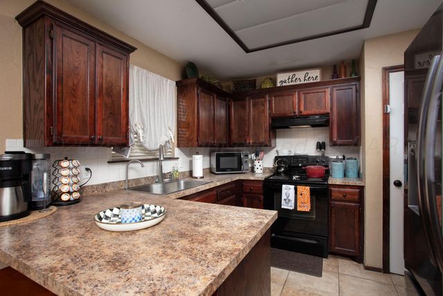 5607 FOXCROFT Drive, Amarillo, TX 79109