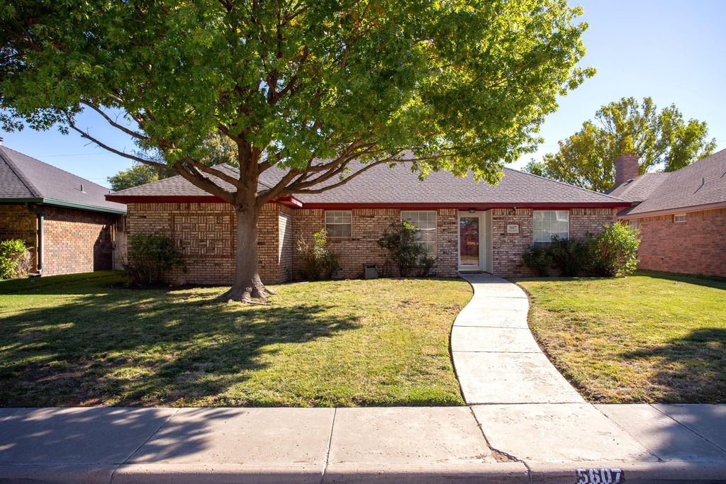 5607 FOXCROFT Drive, Amarillo, TX 79109