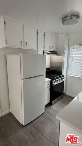 3729 Delmas Terrace, Los Angeles, CA 90034