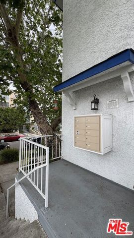 3729 Delmas Terrace, Los Angeles, CA 90034