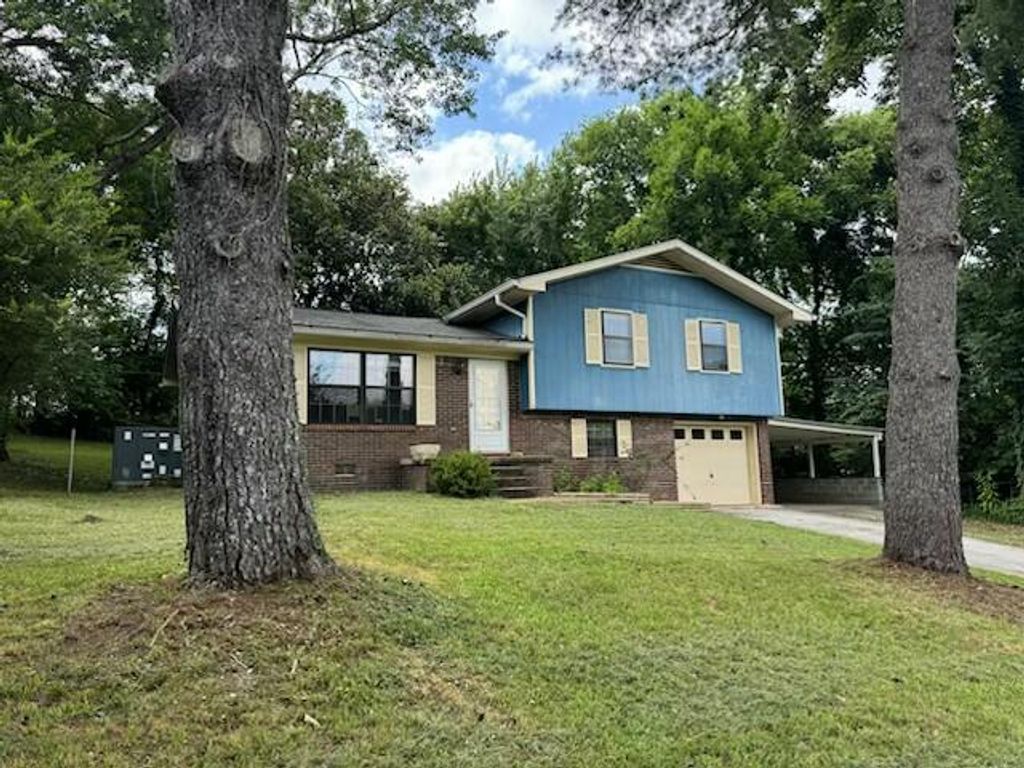 7709 E Village Lane, Hixson, TN 37343