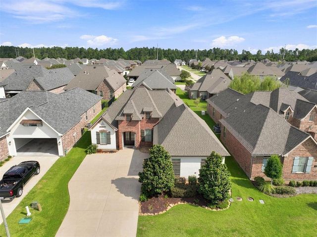 3734 Gray Willow Drive, Lake Charles, LA 70605