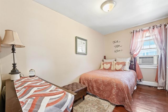 52 HARCOURT AVE, Bergenfield, NJ 07621
