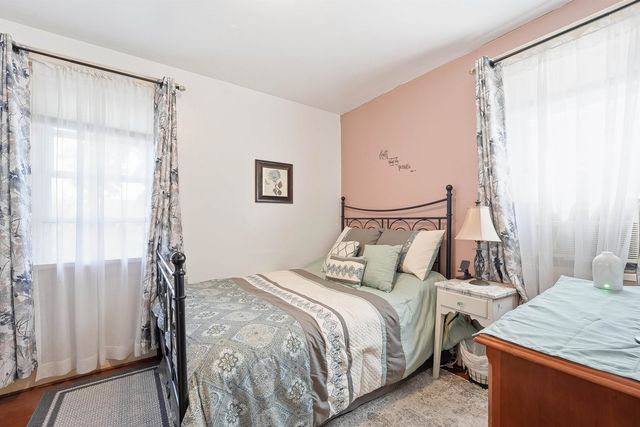 52 HARCOURT AVE, Bergenfield, NJ 07621