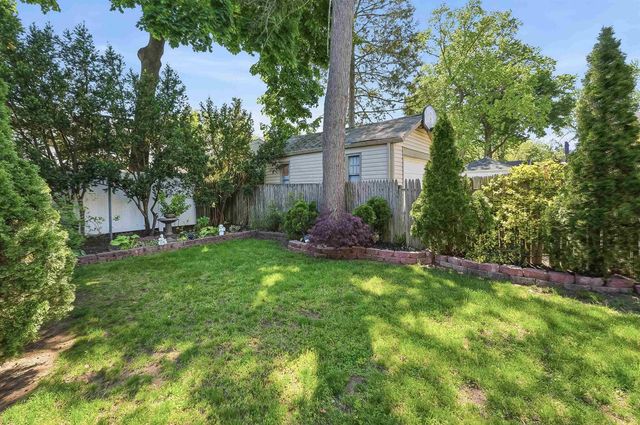 52 HARCOURT AVE, Bergenfield, NJ 07621
