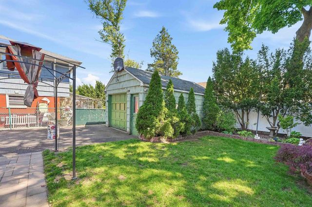 52 HARCOURT AVE, Bergenfield, NJ 07621