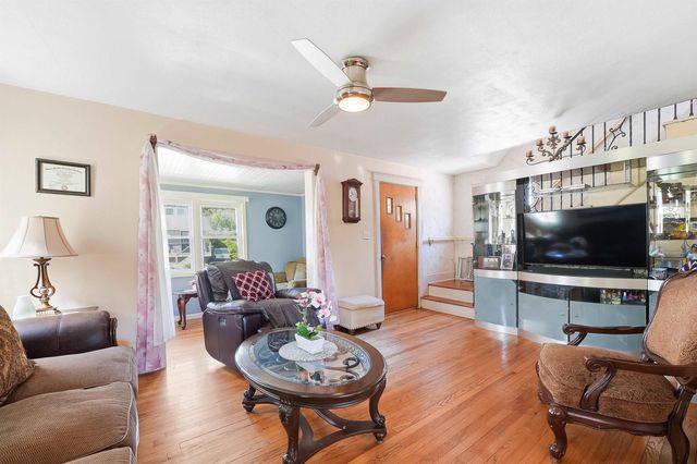 52 HARCOURT AVE, Bergenfield, NJ 07621