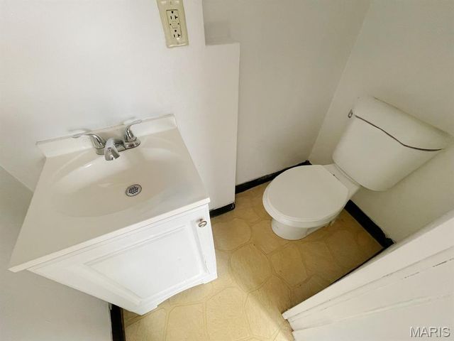 2007 W A Street, Belleville, IL 62226
