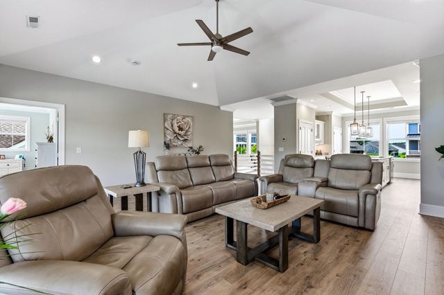 313 Harbour View Dr., Myrtle Beach, SC 29579