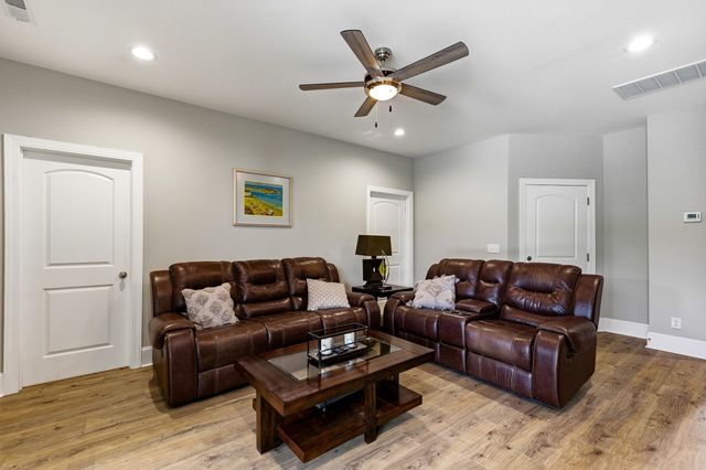313 Harbour View Dr., Myrtle Beach, SC 29579