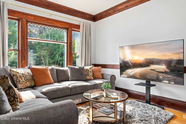 6955 Apple Alley, Bonners Ferry, ID 83805