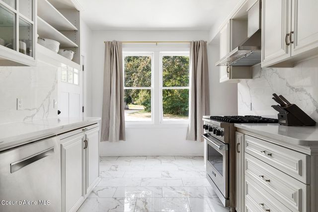 6955 Apple Alley, Bonners Ferry, ID 83805