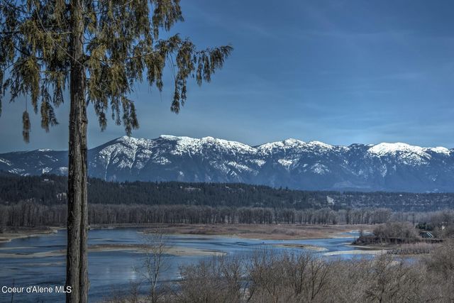 6955 Apple Alley, Bonners Ferry, ID 83805